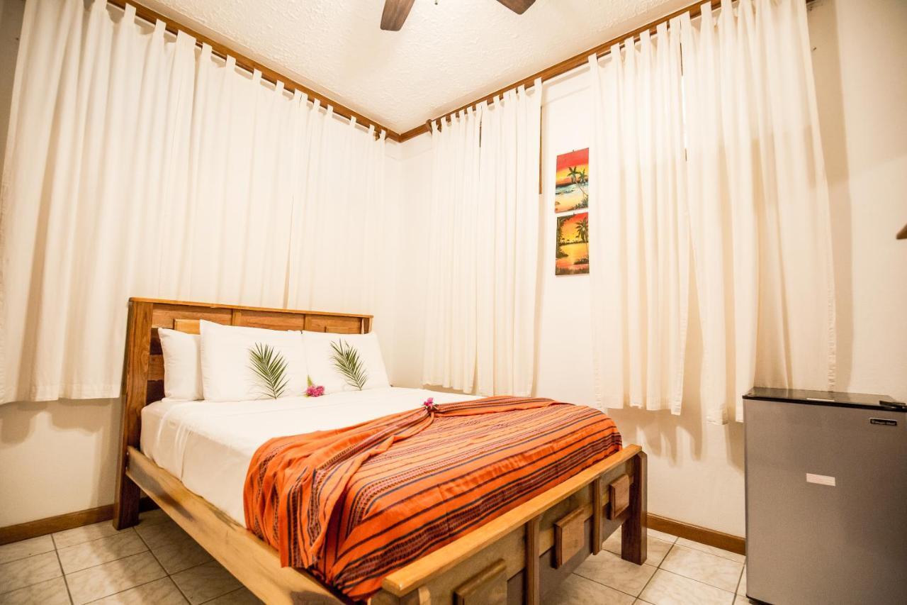 Falling Leaves Lodge San Ignacio Ngoại thất bức ảnh