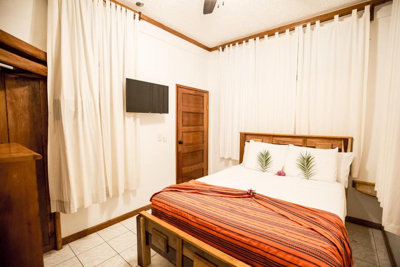 Falling Leaves Lodge San Ignacio Ngoại thất bức ảnh