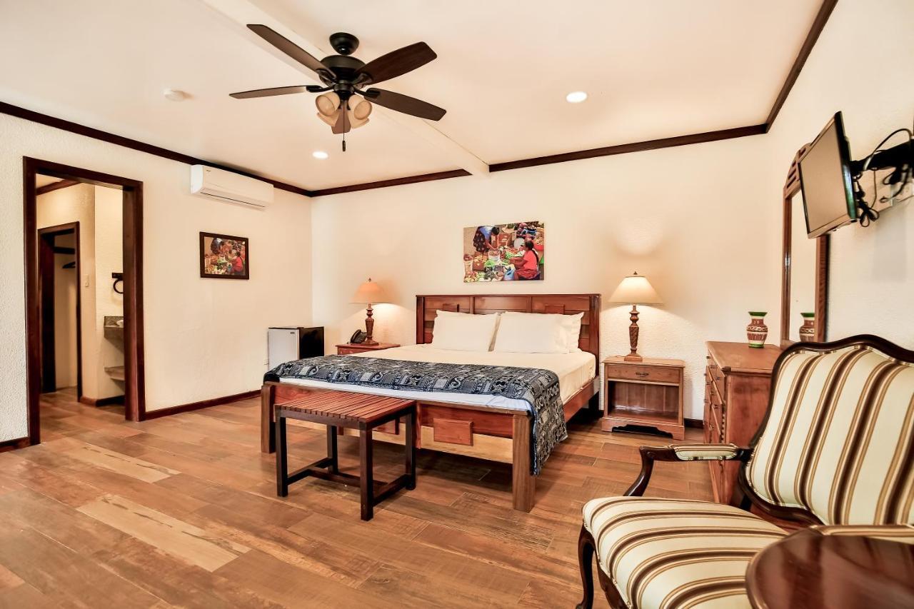 Falling Leaves Lodge San Ignacio Ngoại thất bức ảnh