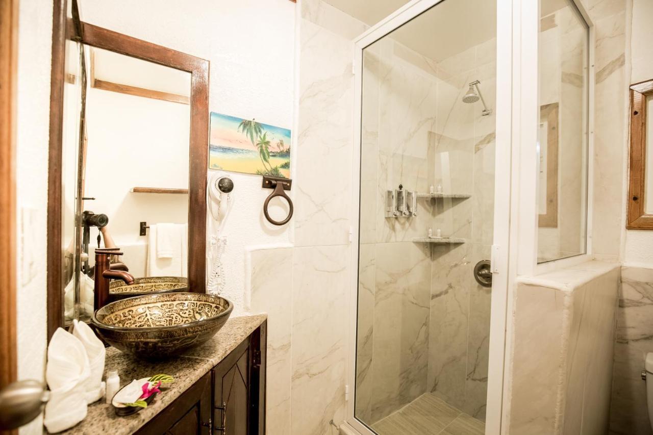 Falling Leaves Lodge San Ignacio Ngoại thất bức ảnh